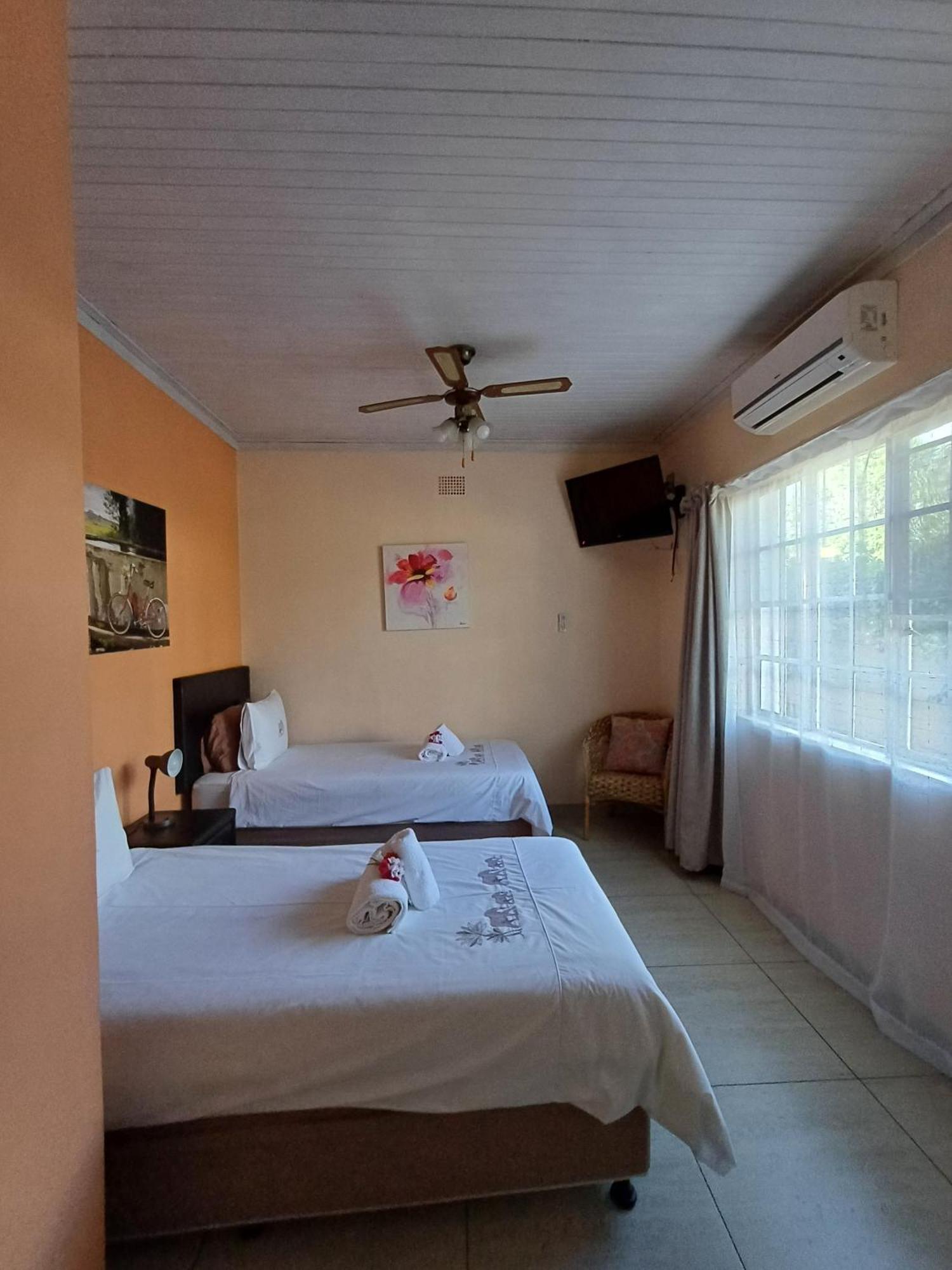 Capbon Guesthouse Виндхук Экстерьер фото